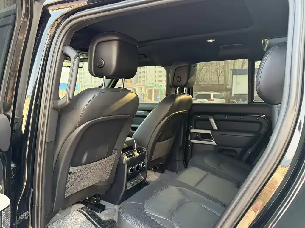 Land Rover Defender — фото 2