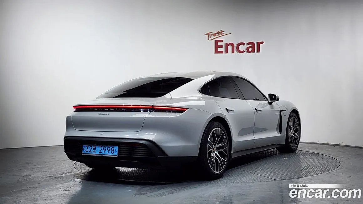 Porsche Taycan 2022 из KR, фото 3