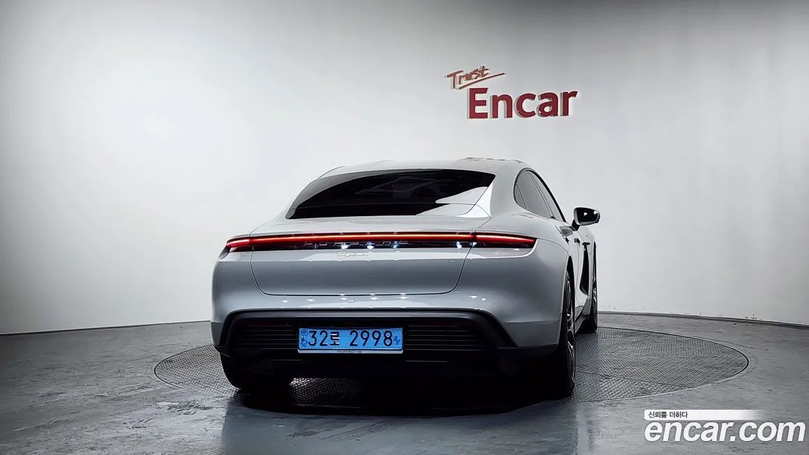 Porsche Taycan 2022 из KR, фото 5