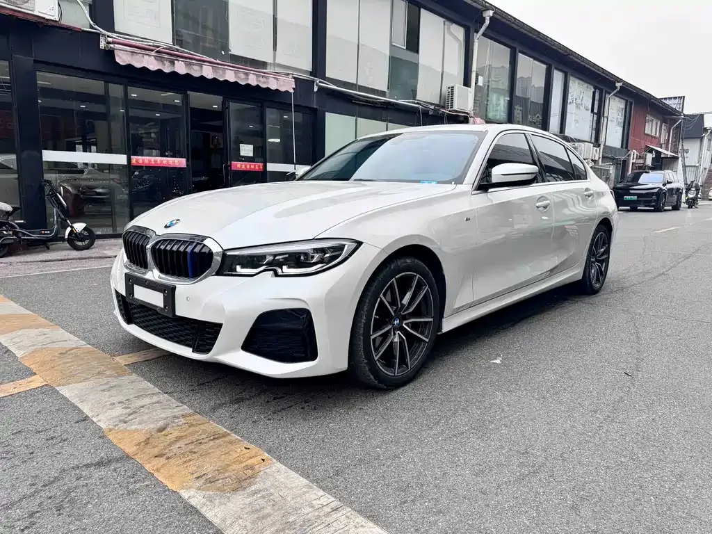 BMW 3 Series 2022 из CN, фото 1