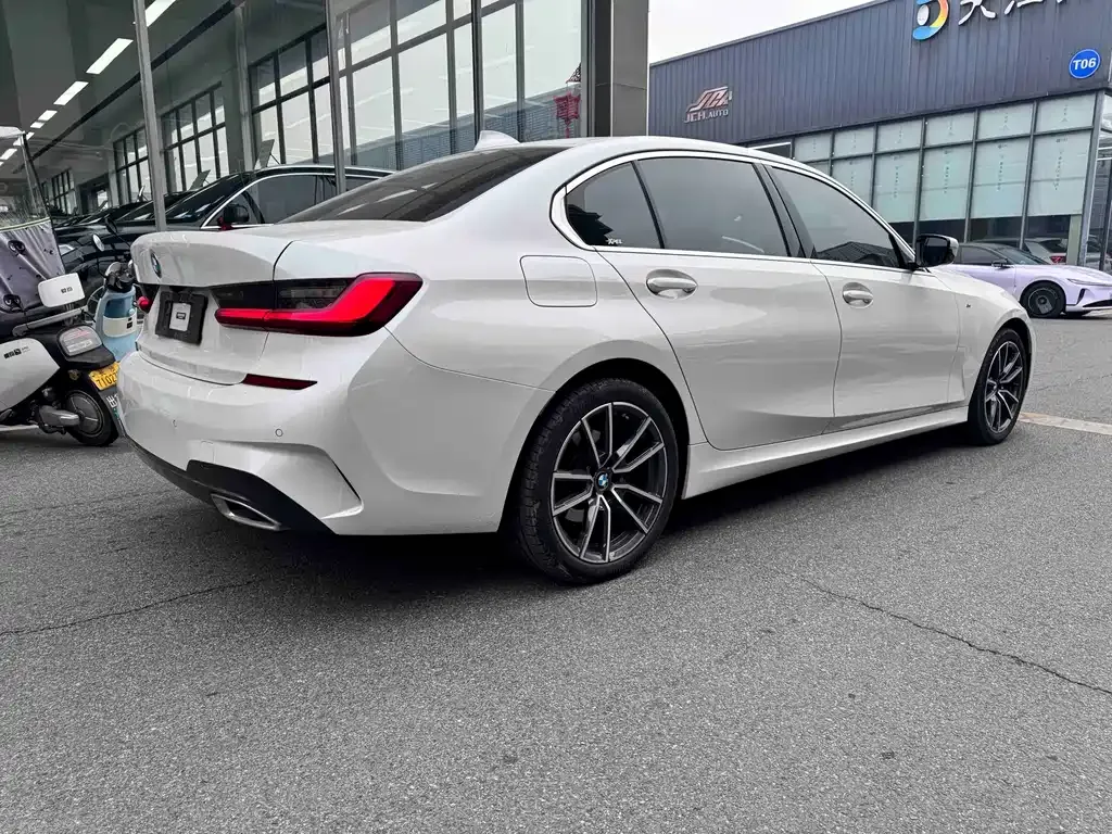 BMW 3 Series 2022 из CN, фото 5
