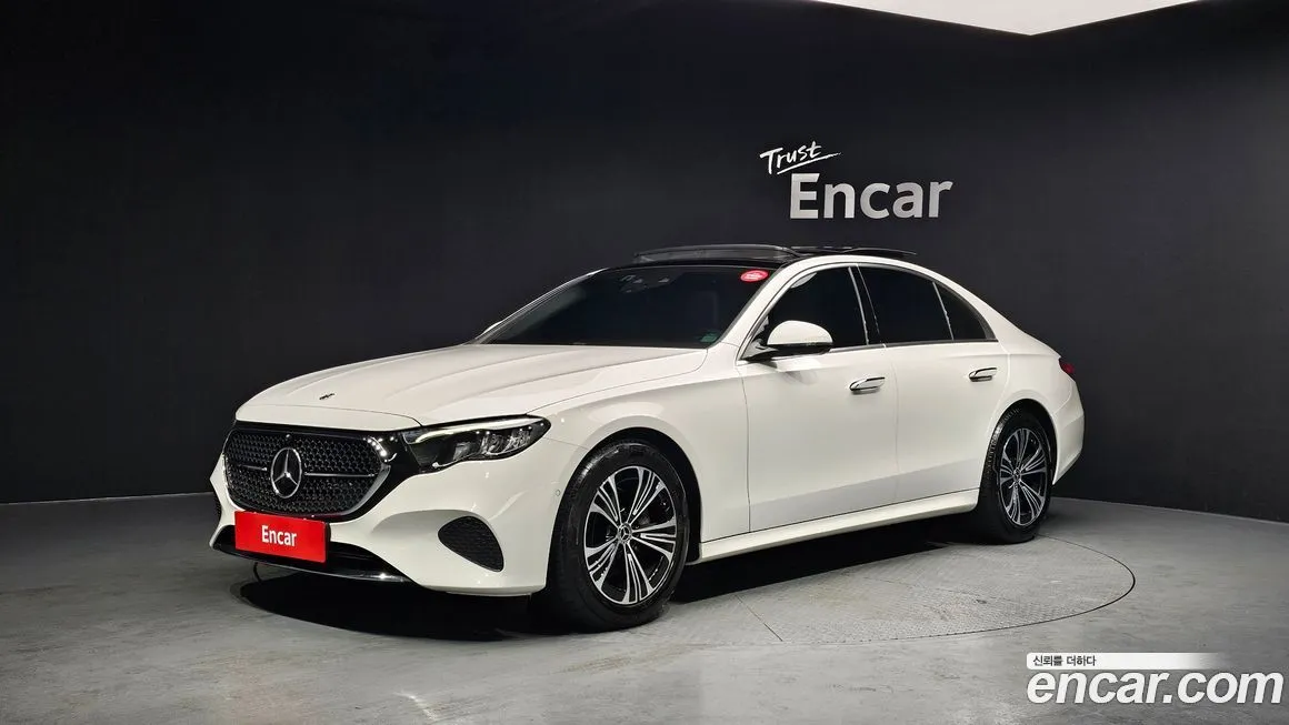 Mercedes-Benz E-Class — фото 1