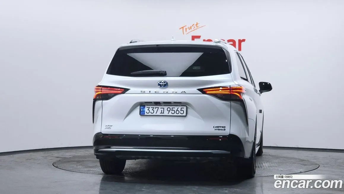 Toyota Sienna 2023 из KR, фото 3