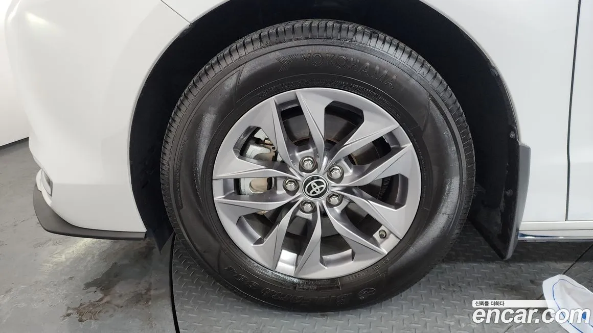 Toyota Sienna 2023 из KR, фото 9