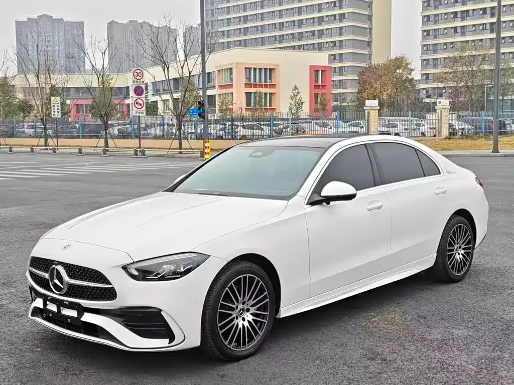 Mercedes-Benz C-Class — фото 1