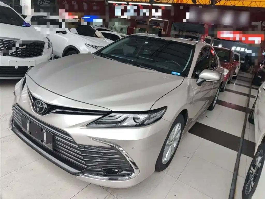 Toyota Camry — фото 3