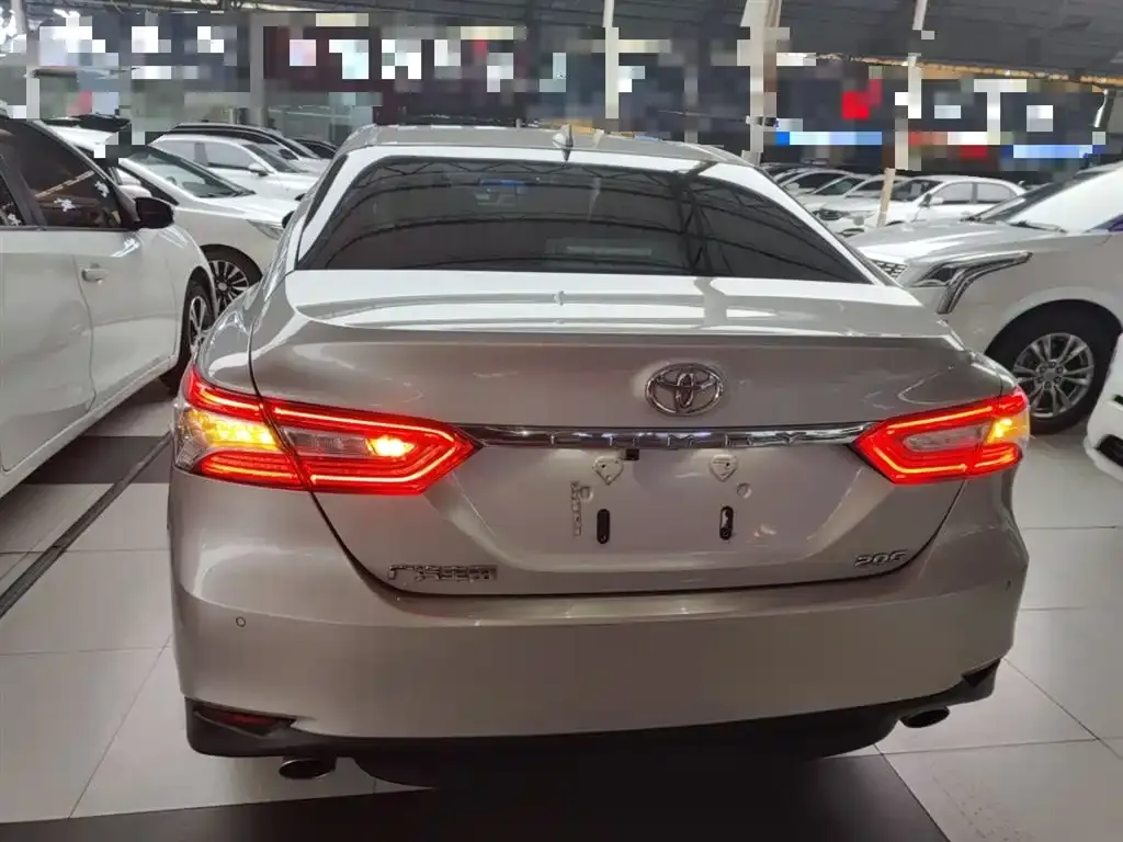 Toyota Camry — фото 7