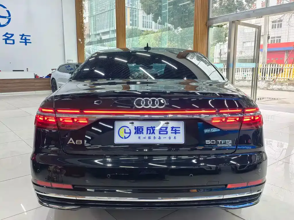 Audi A8 2022 из CN, фото 3