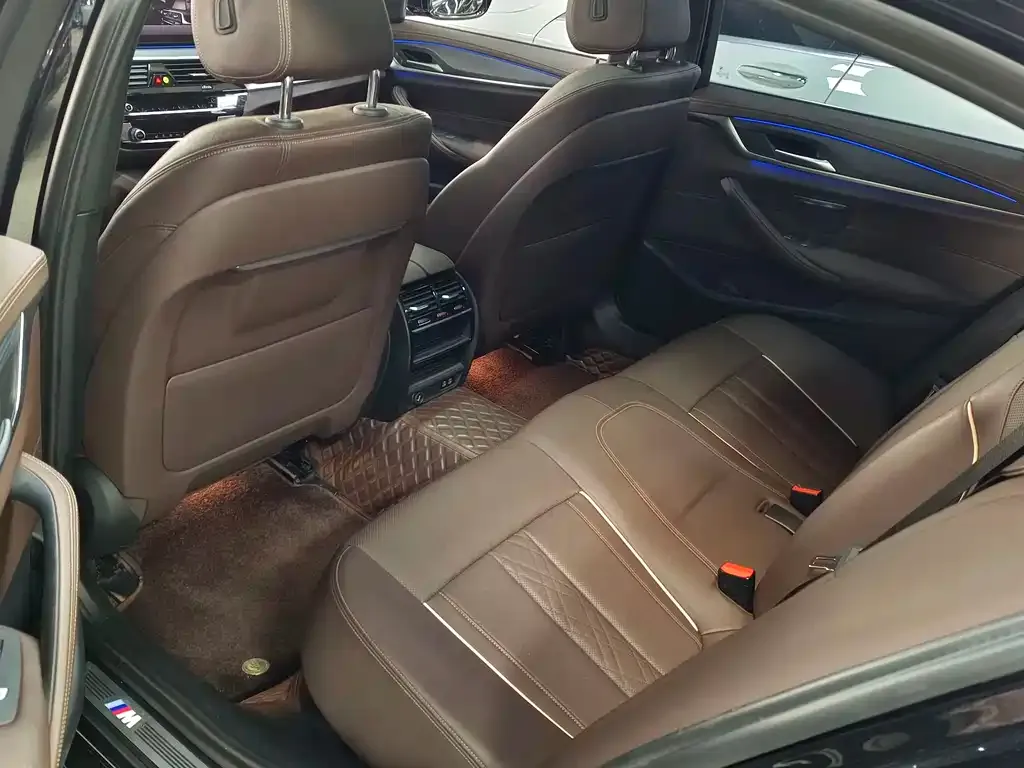 BMW 5 Series 2021 из CN, фото 2