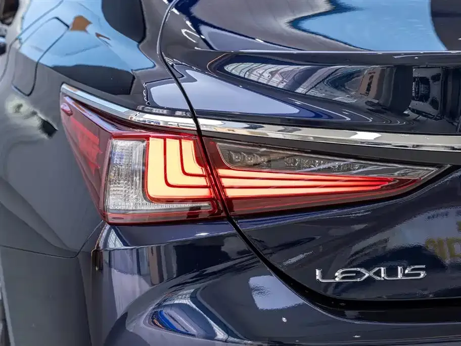 Lexus ES 2023 из CN, фото 4