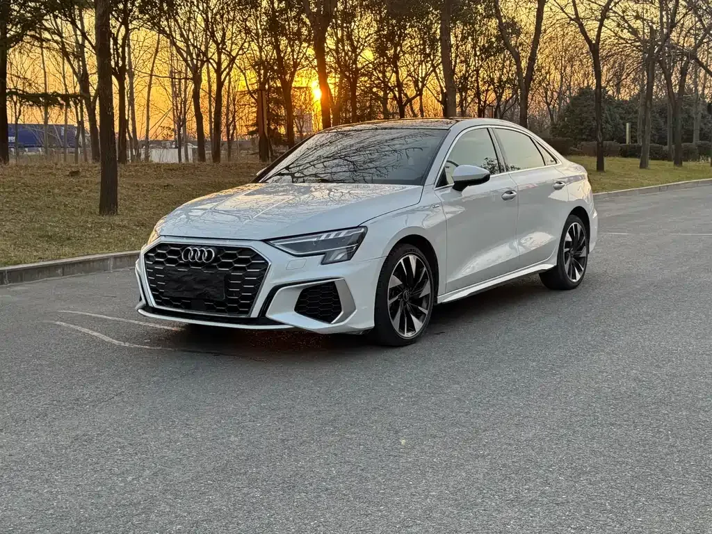 Audi A3 — фото 1