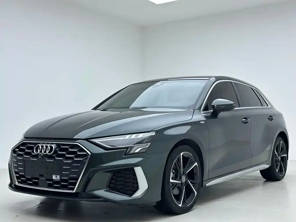 Audi A3 — фото 1