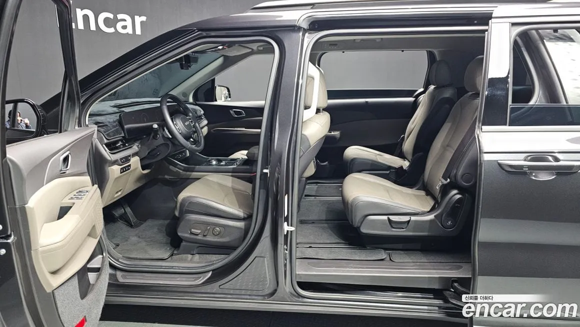 Kia Carnival — фото 10