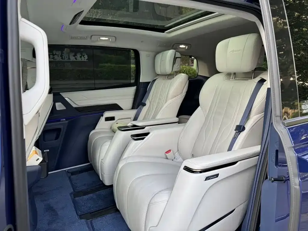 Buick Century 2023 из CN, фото 3
