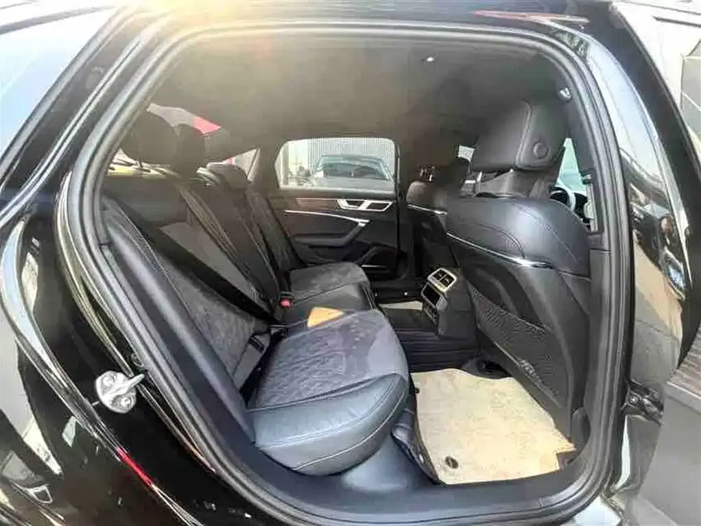 Audi A6L 2024 из CN, фото 7