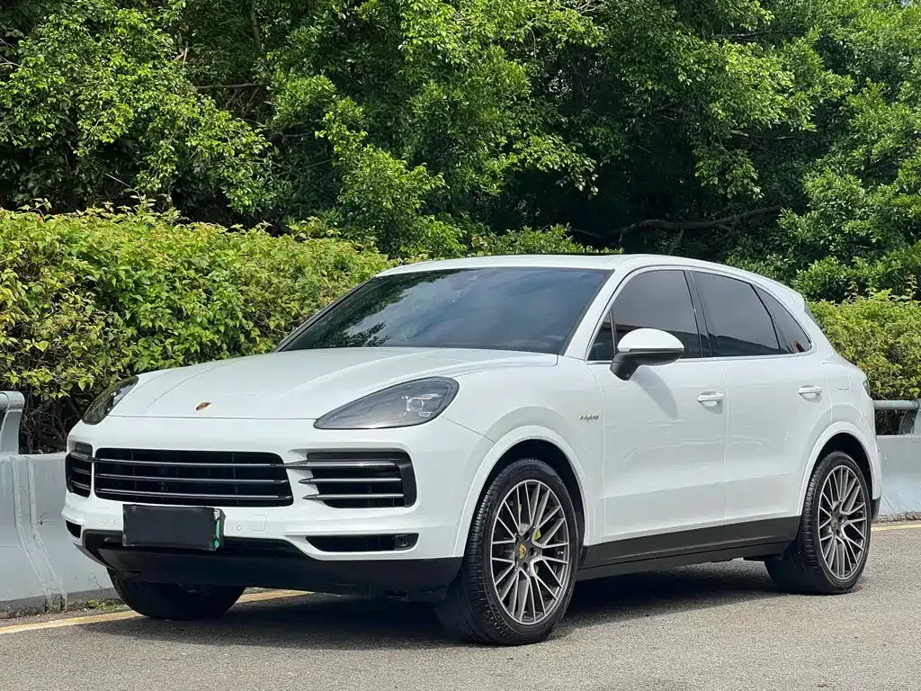 Porsche Cayenne Hybrid 2022 из CN, фото 1
