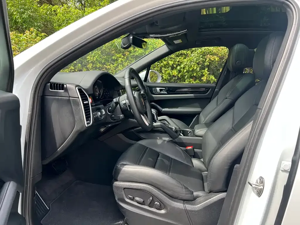 Porsche Cayenne Hybrid 2022 из CN, фото 2