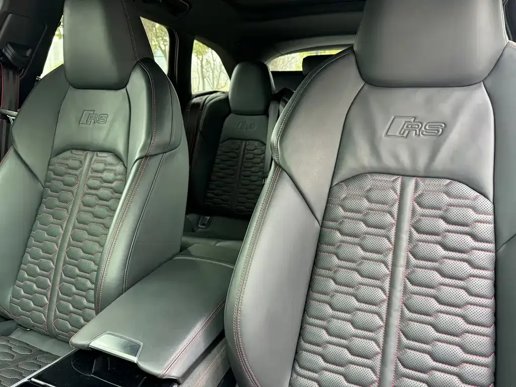 Audi RS 6 2022 из CN, фото 5