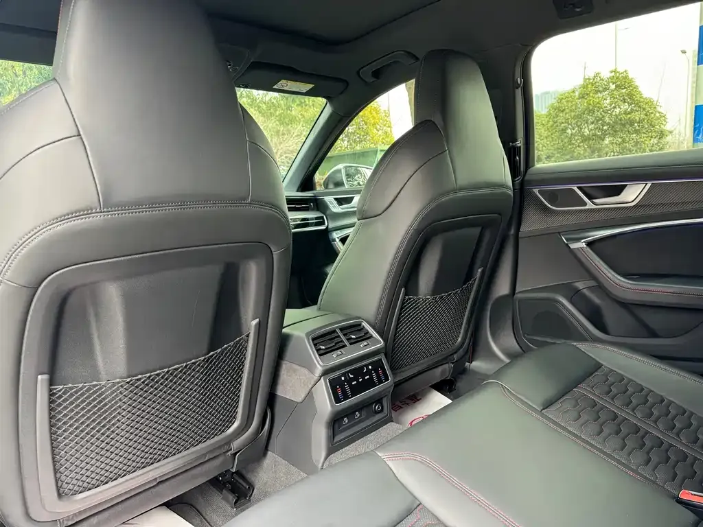 Audi RS 6 2022 из CN, фото 9