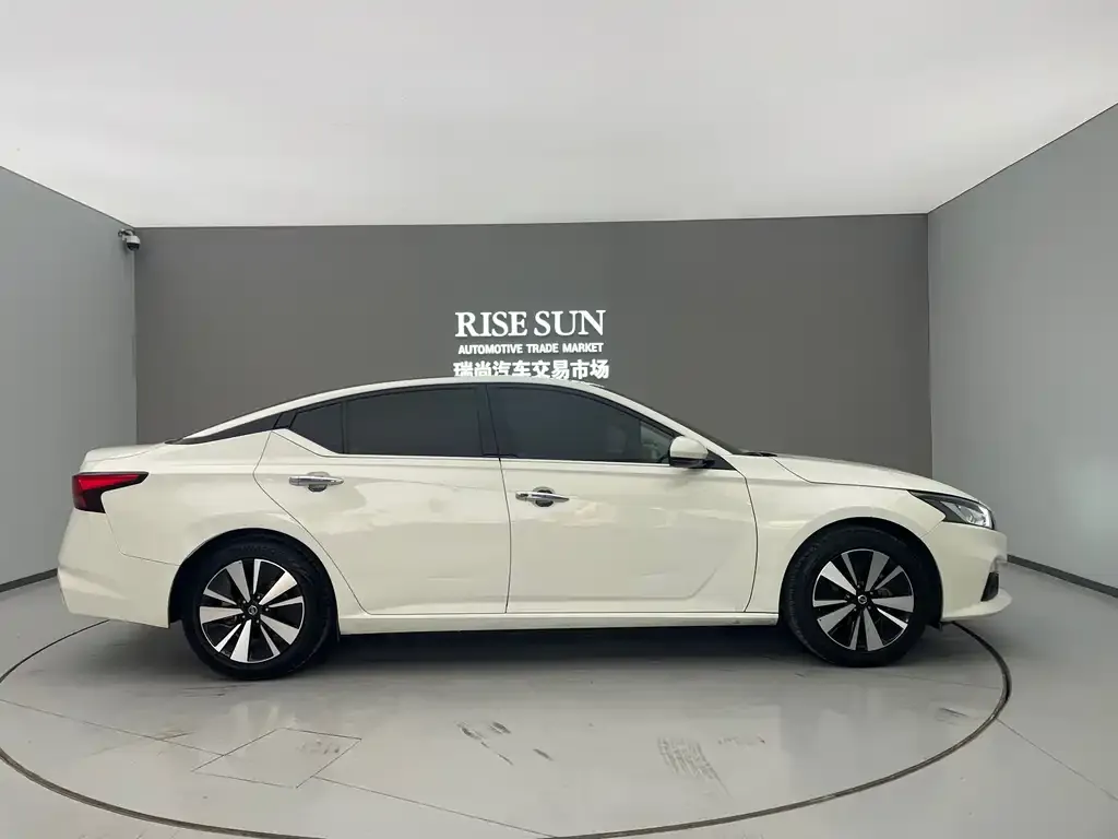 Nissan Teana 2022 из CN, фото 3