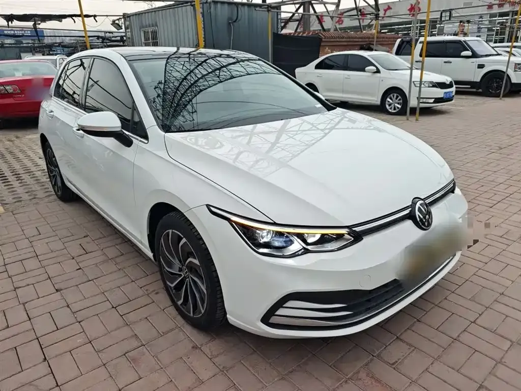 Volkswagen Golf 2023 из CN, фото 2