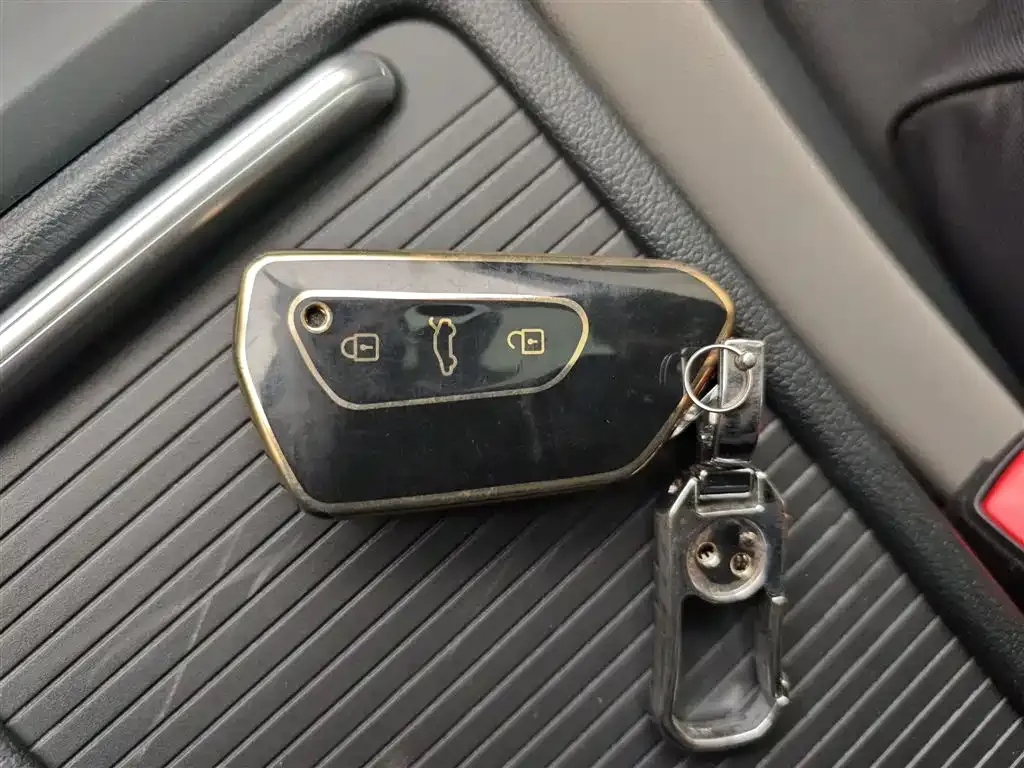 Volkswagen Golf 2023 из CN, фото 5