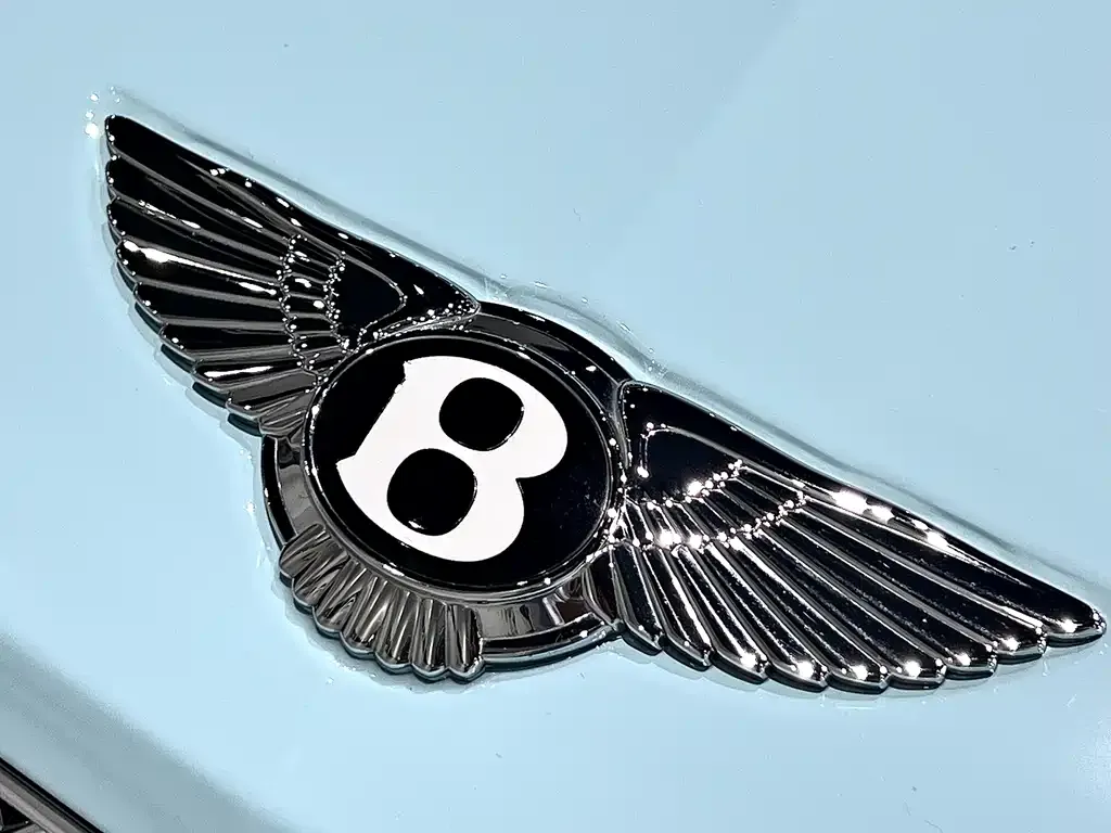 Bentley Bentayga PHEV 2023 из CN, фото 10