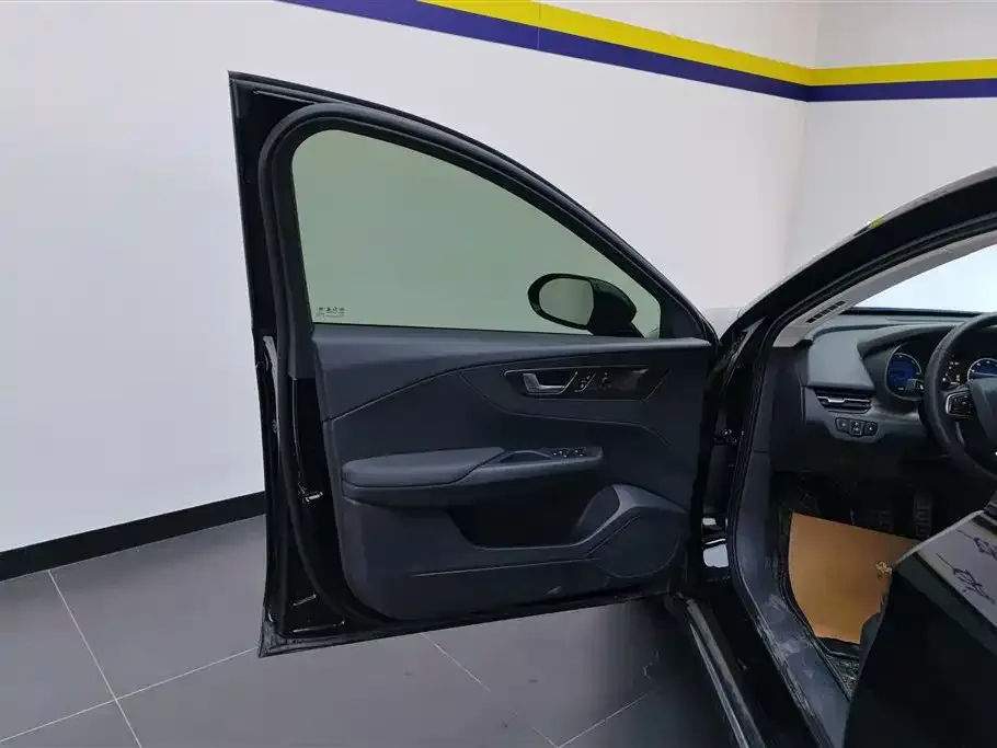 Hongqi E-QM5 2023 из CN, фото 3