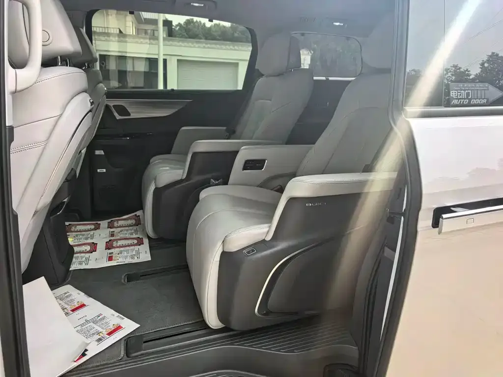 Buick GL8 2024 из CN, фото 3