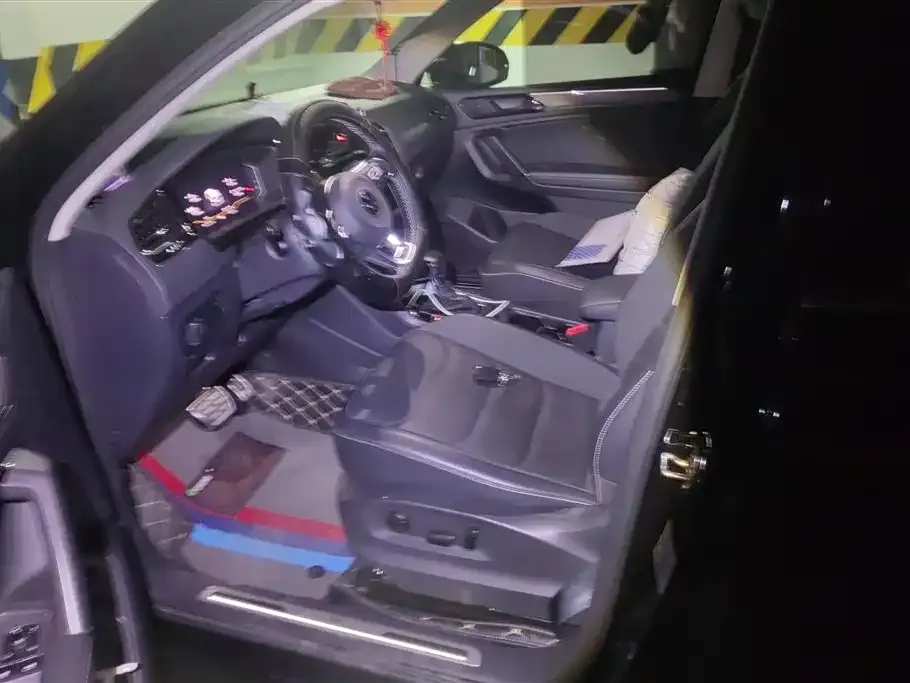 Volkswagen Tiguan L 2021 из CN, фото 2
