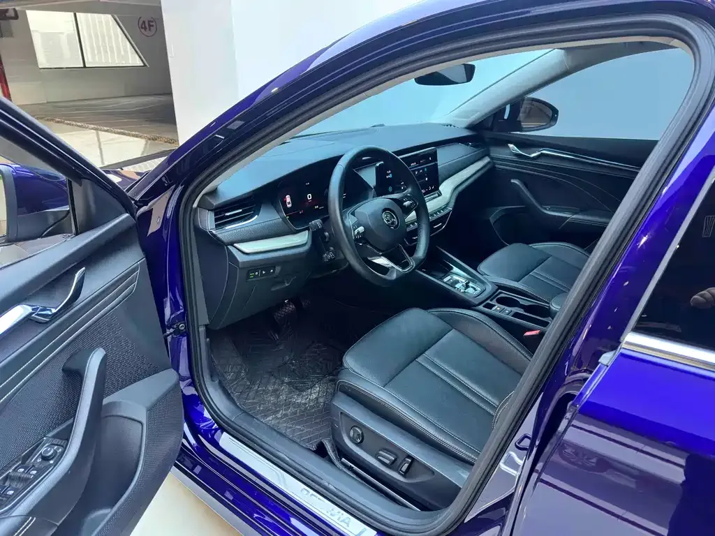 Skoda Octavia 2023 из CN, фото 10
