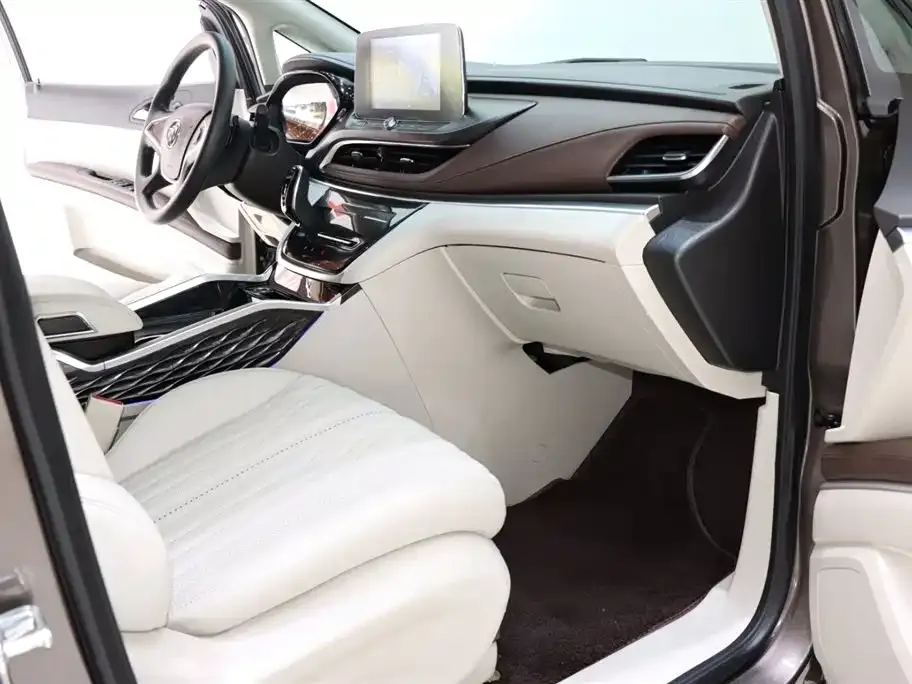 Buick GL8 2024 из CN, фото 3