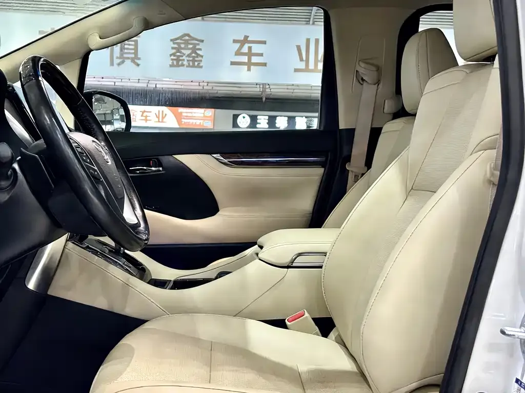 Toyota Alphard 2022 из CN, фото 9