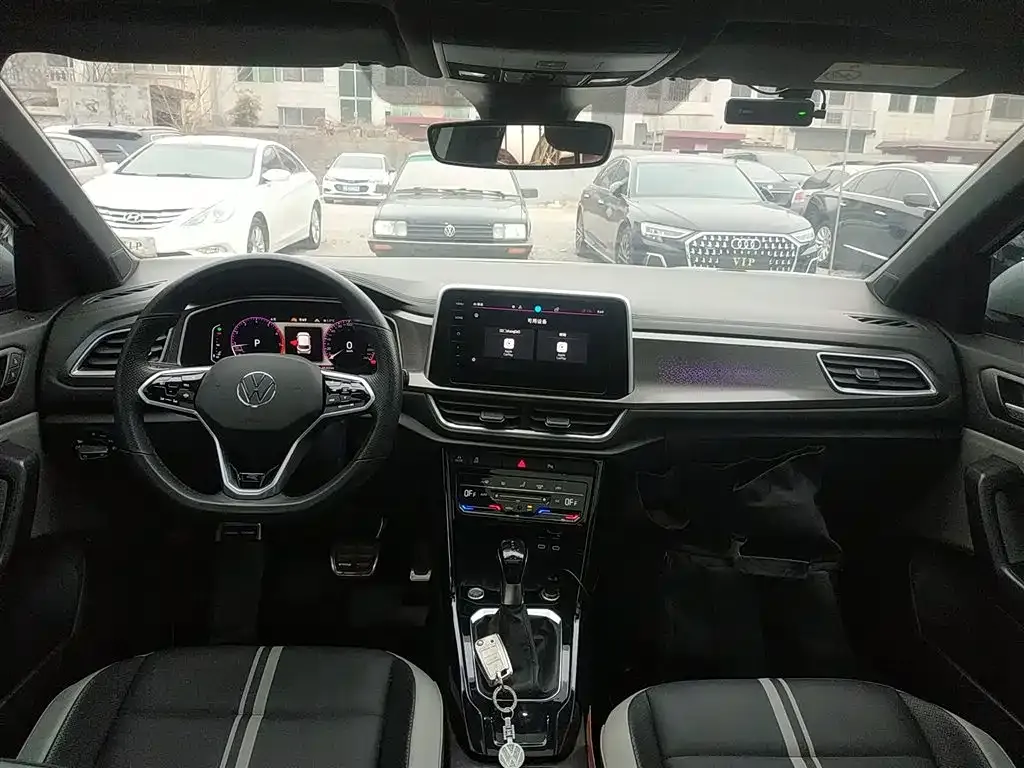 Volkswagen T-Roc 2023 из CN, фото 7