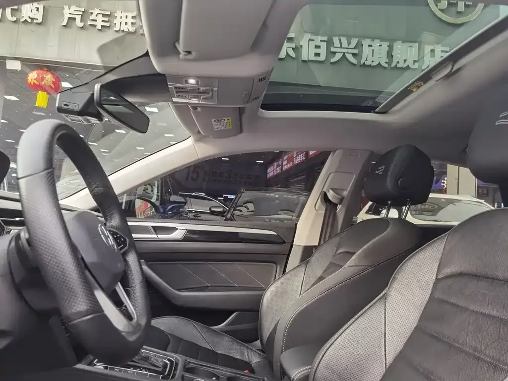 Volkswagen CC 2023 из CN, фото 10