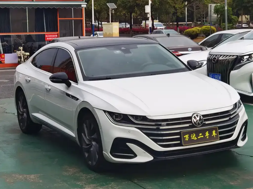 Volkswagen CC 2023 из CN, фото 4