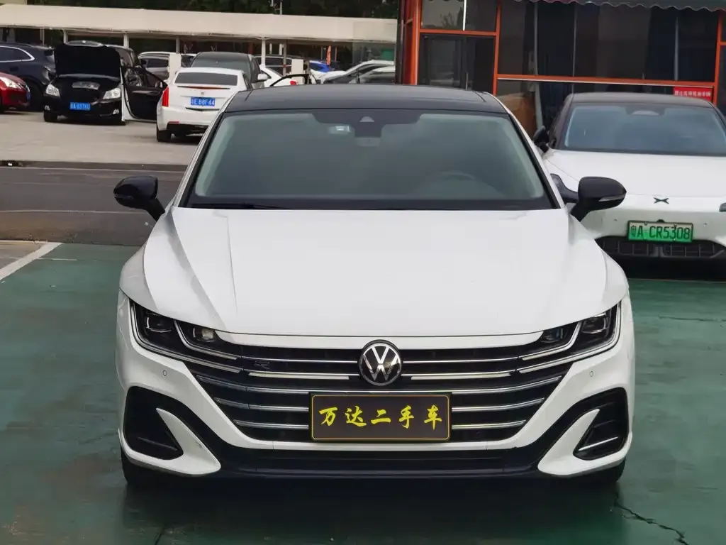 Volkswagen CC 2023 из CN, фото 2