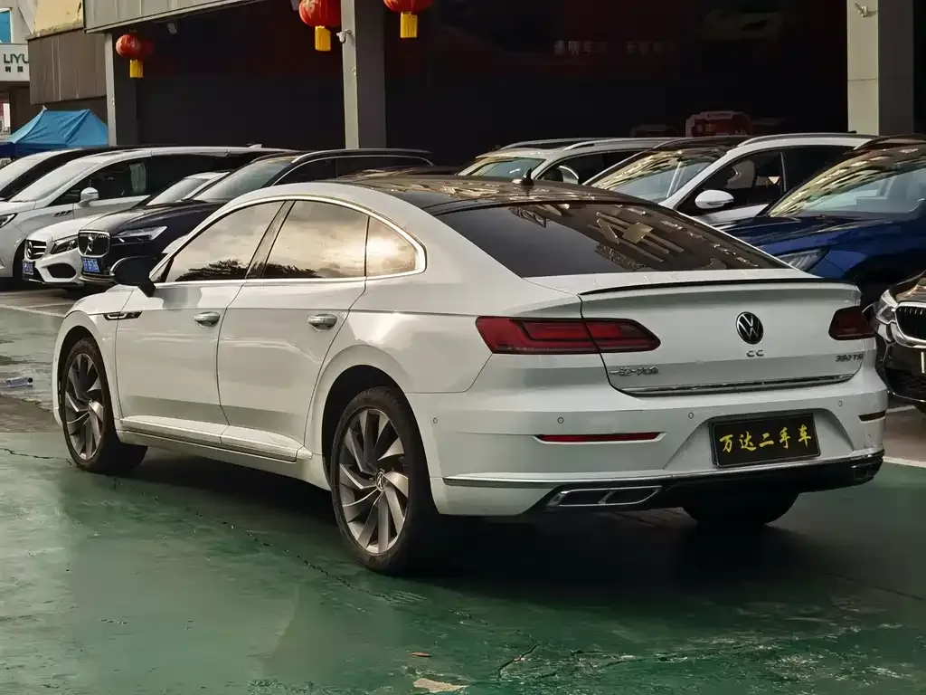 Volkswagen CC 2023 из CN, фото 9