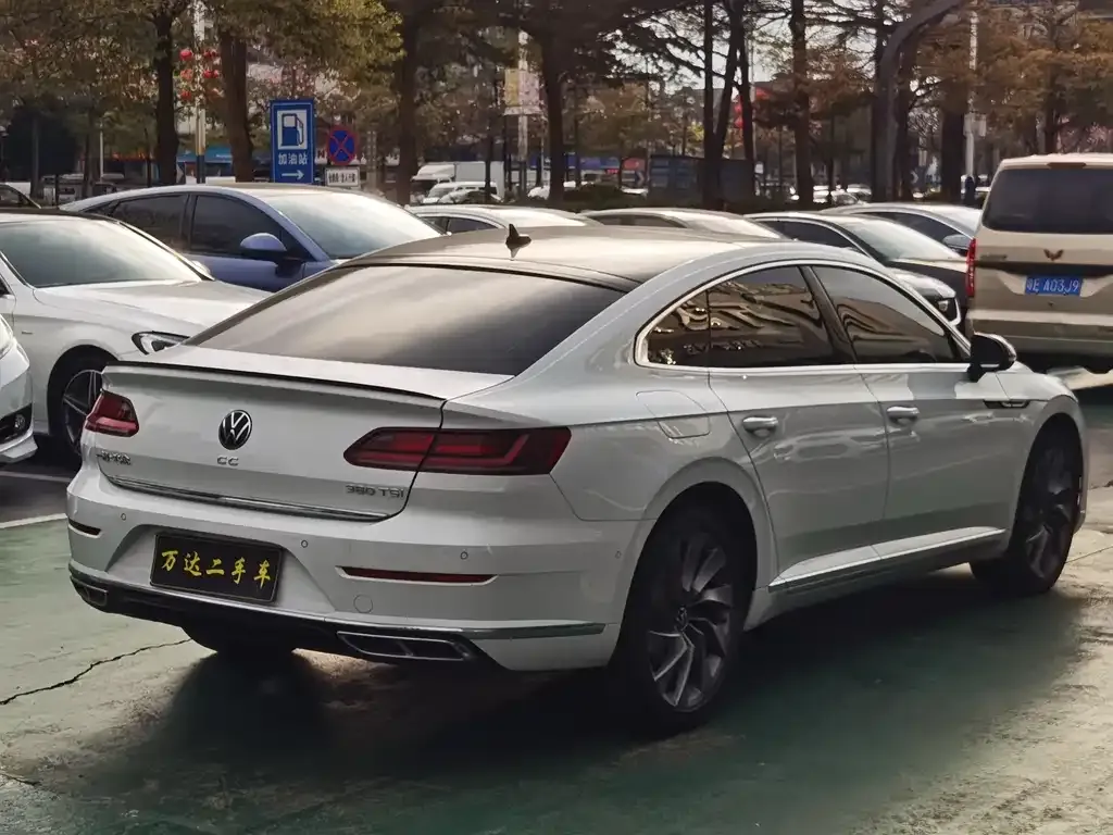 Volkswagen CC 2023 из CN, фото 6
