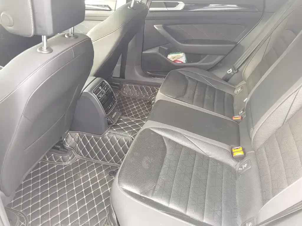 Volkswagen CC 2023 из CN, фото 3