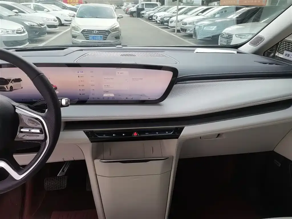Buick GL8 Hybrid — фото 10