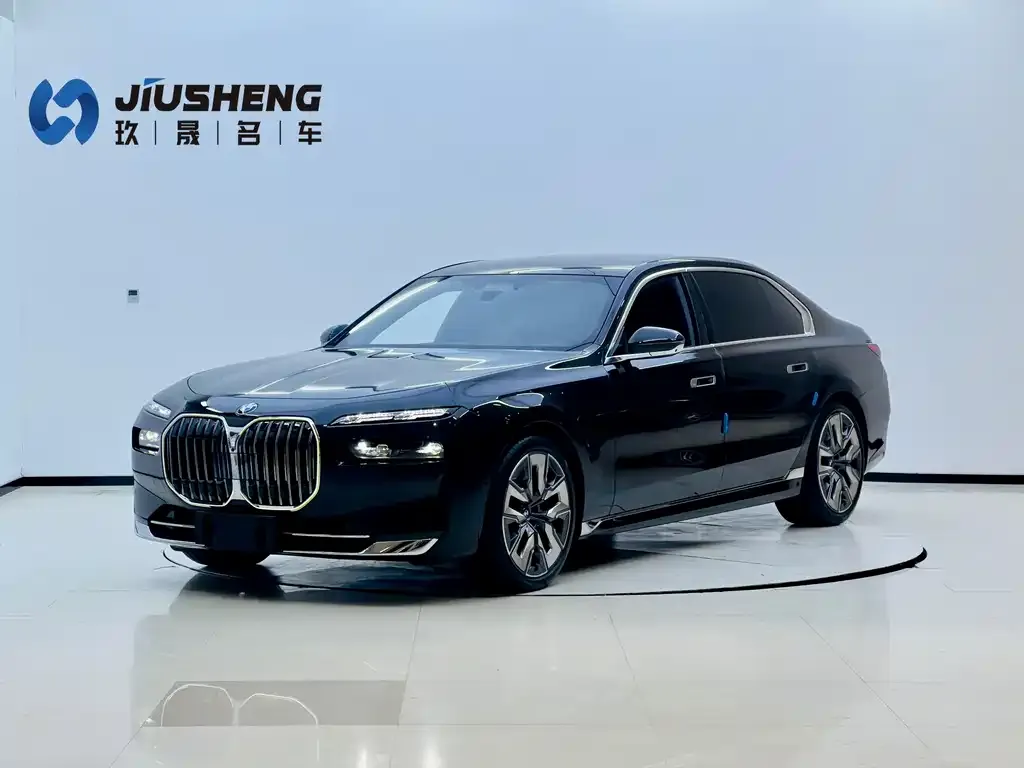 BMW 7 Series — фото 1