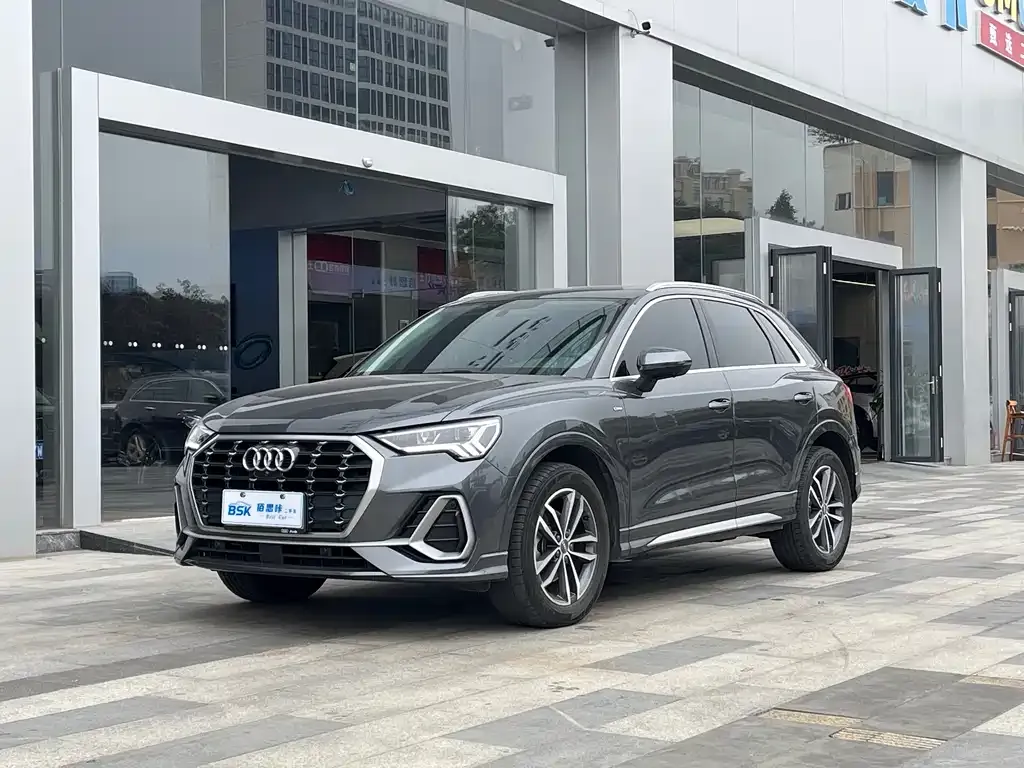 Audi Q3 — фото 1