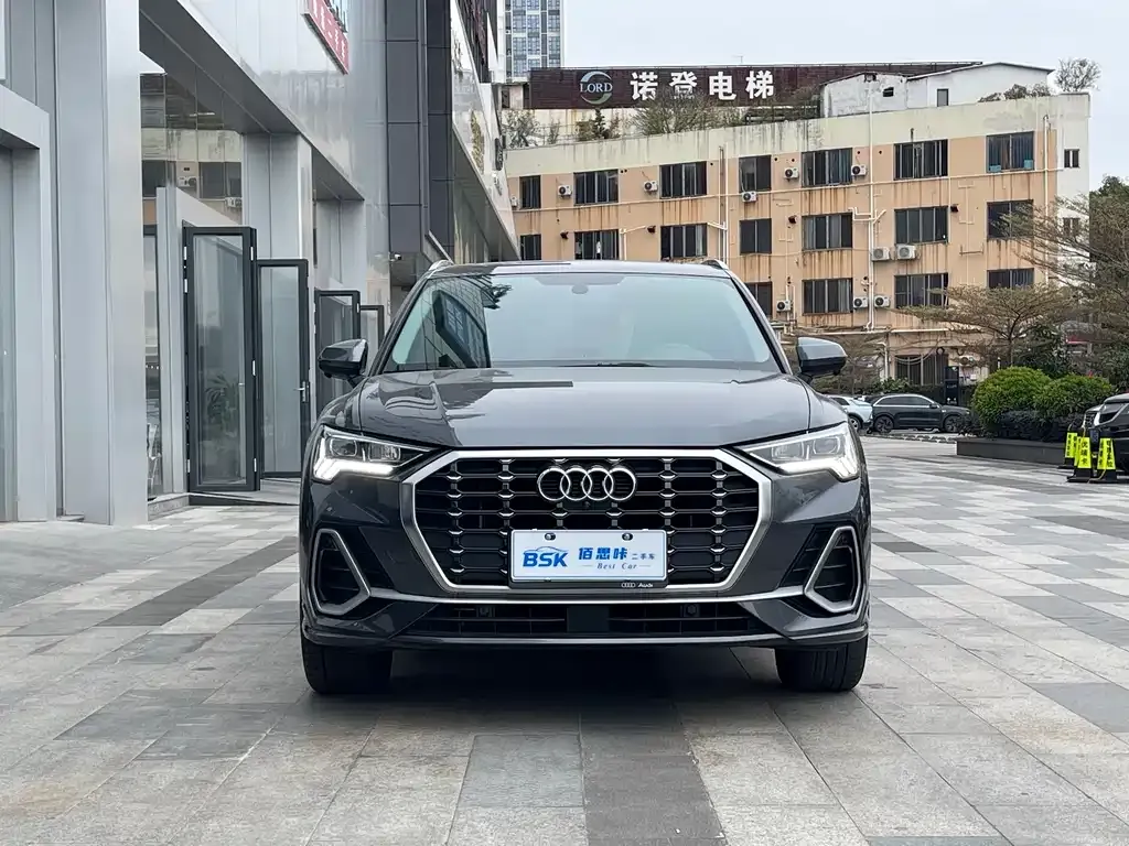 Audi Q3 — фото 10