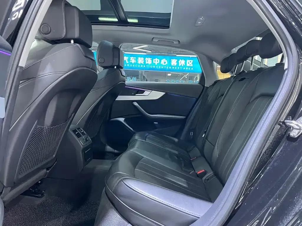 Audi A4L 2022 из CN, фото 6