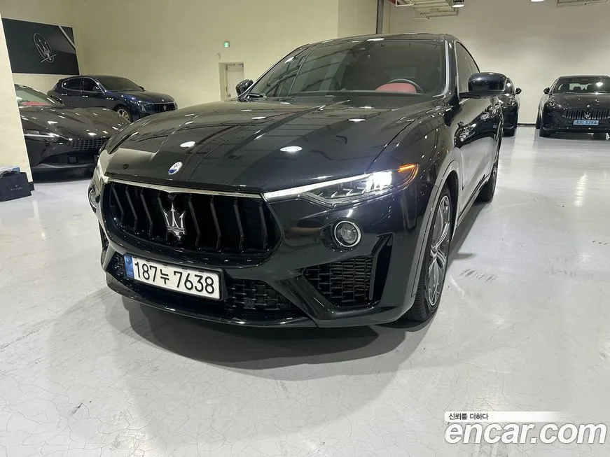 Maserati Levante — фото 1