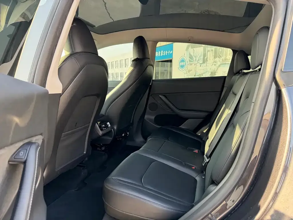 Tesla Model Y 2024 из CN, фото 9