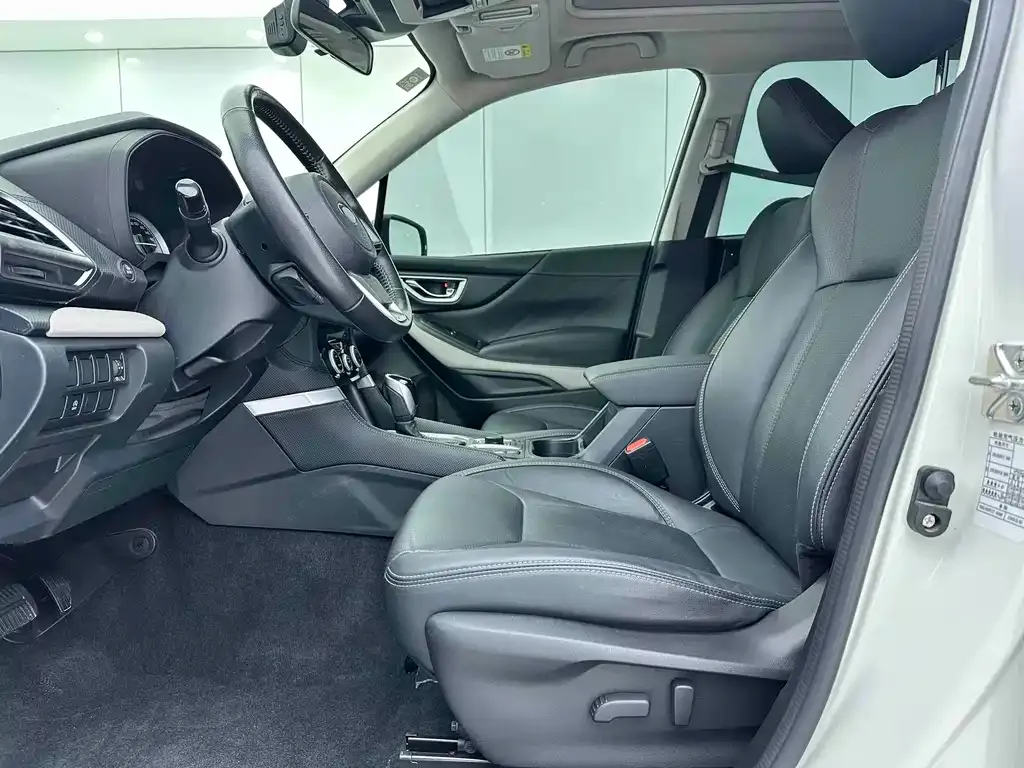 Subaru Forester 2023 из CN, фото 10