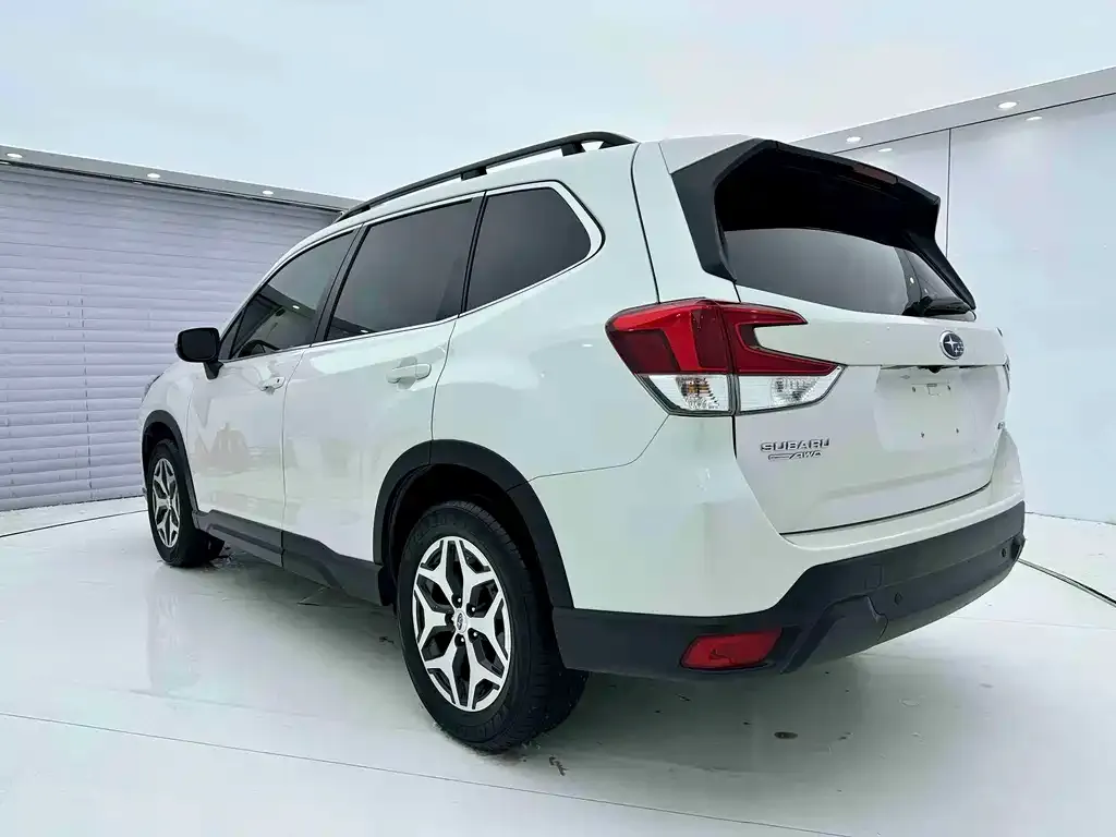 Subaru Forester 2023 из CN, фото 4