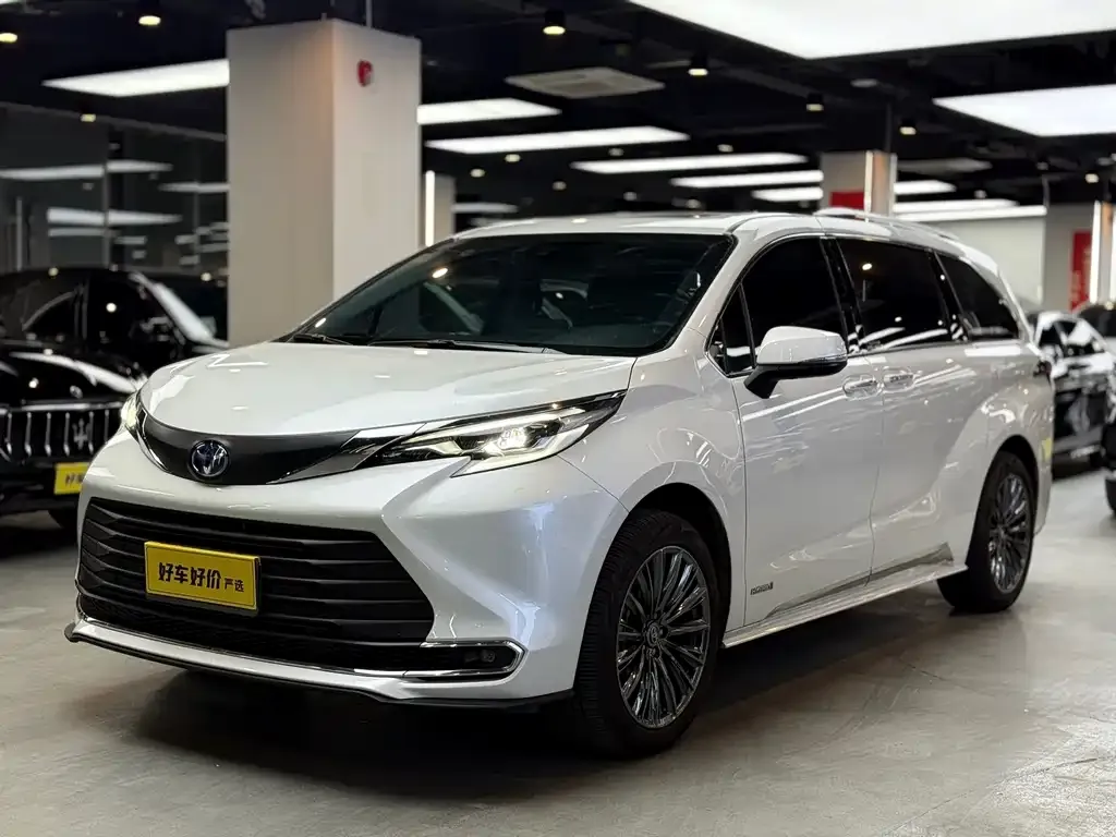 Toyota Sienna — фото 9